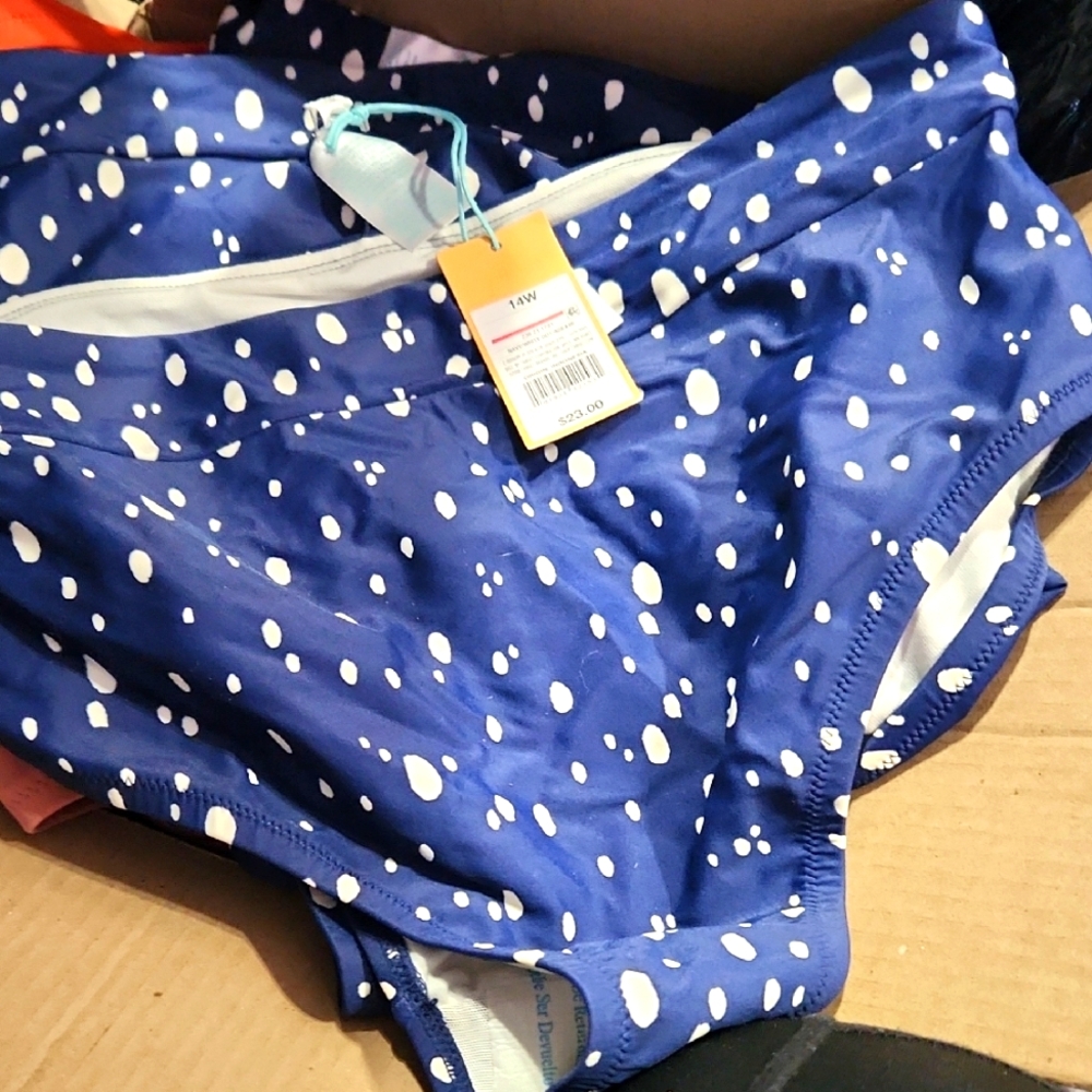 NWT KONA SOL & OTHERS SWIM BOTTOMS XS -20W BUNDLE BOX